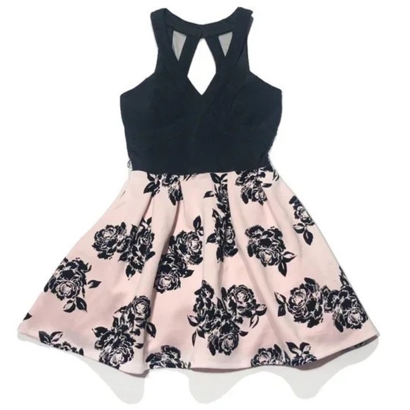 💕🖤LIKE NEW PINK AND BLACK DRESS WITH ROSES SZ 5💕🖤 - Picture 2 of 13